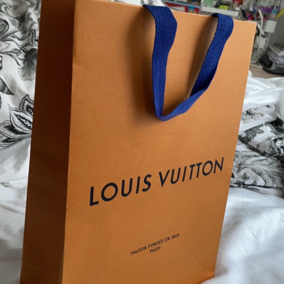 Louis Vuitton Shopping Bag - Picture 2 of 3